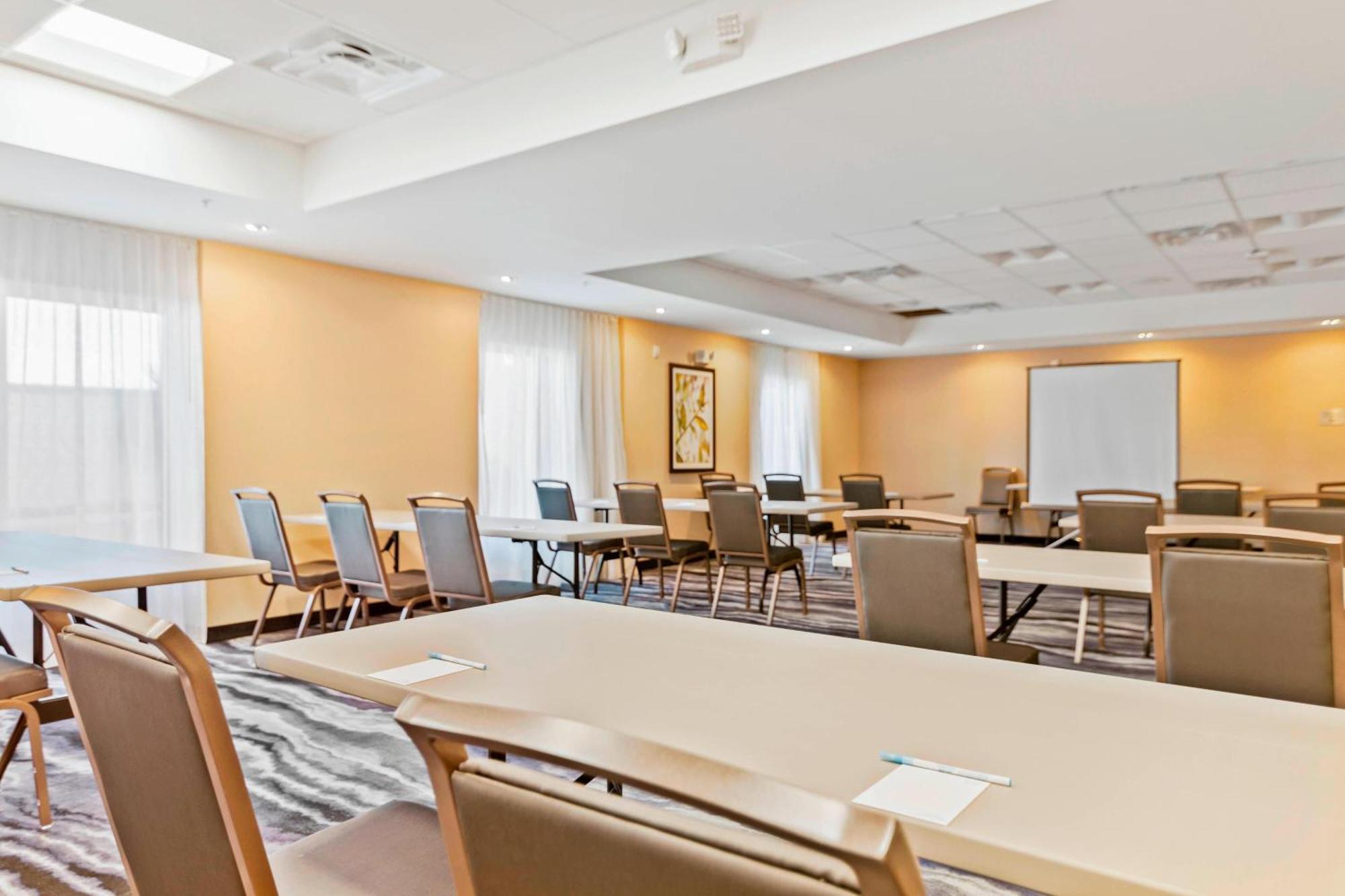 Fairfield Inn & Suites By Marriott St Petersburg North Екстер'єр фото